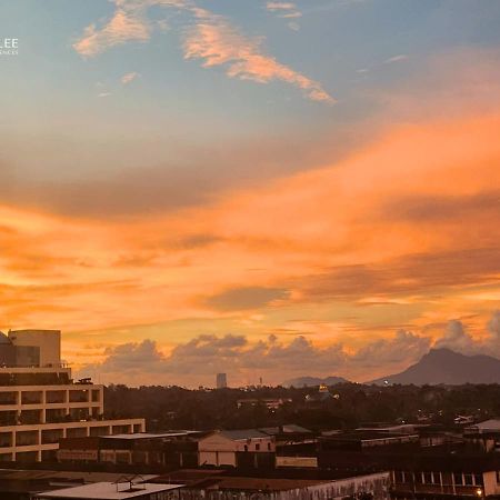 ฮกหลี โฮเต็ล แอนด์ เรสซิเดนซ์ - ทาวเวอร์ บี Hotel กูชิง ภายนอก รูปภาพ